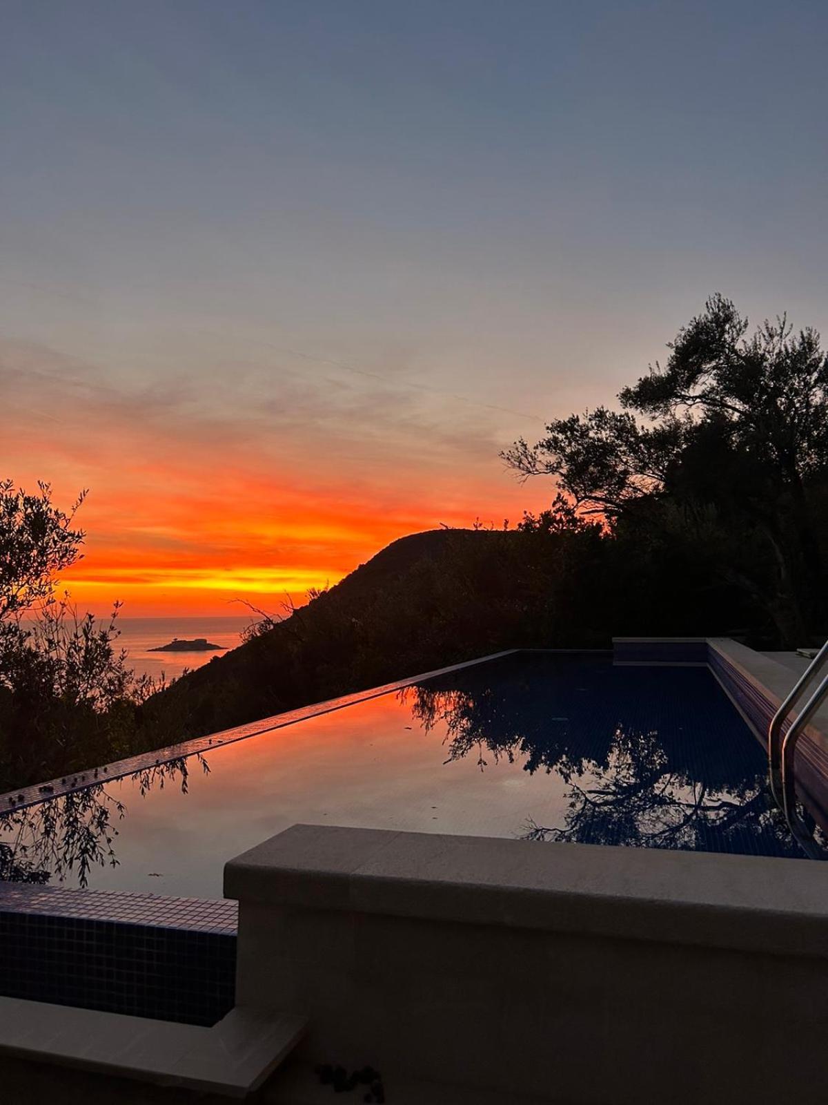 Appartamento Mongoose Herceg Novi Esterno foto